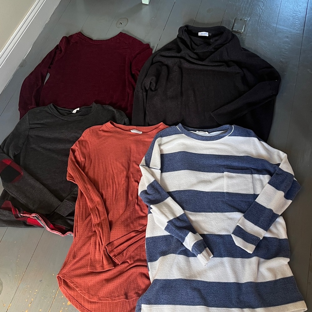 Women’s Maternity Lot Size Small Assorted Long Sleeve Tops and Sweaters